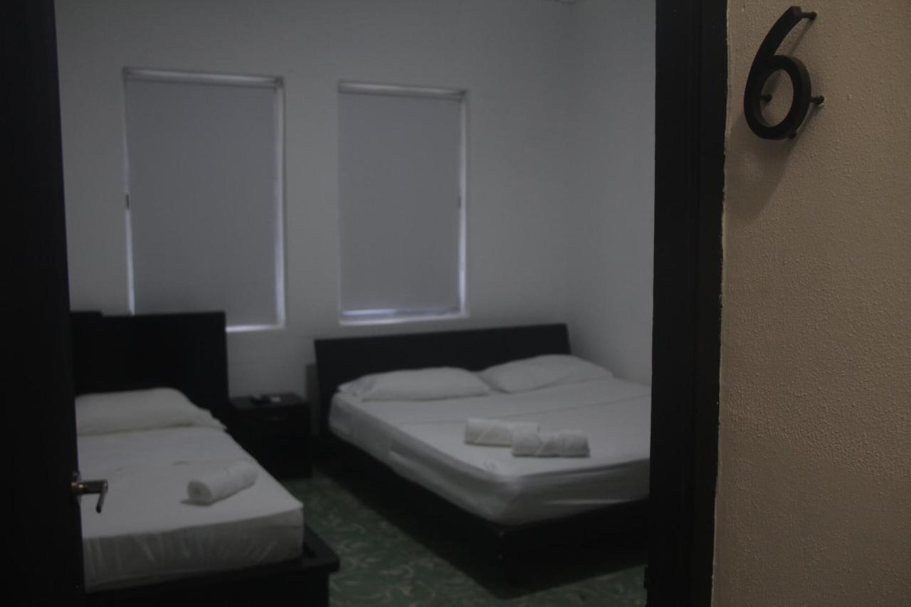 Eden'S Garden Hostel Panama City Ngoại thất bức ảnh