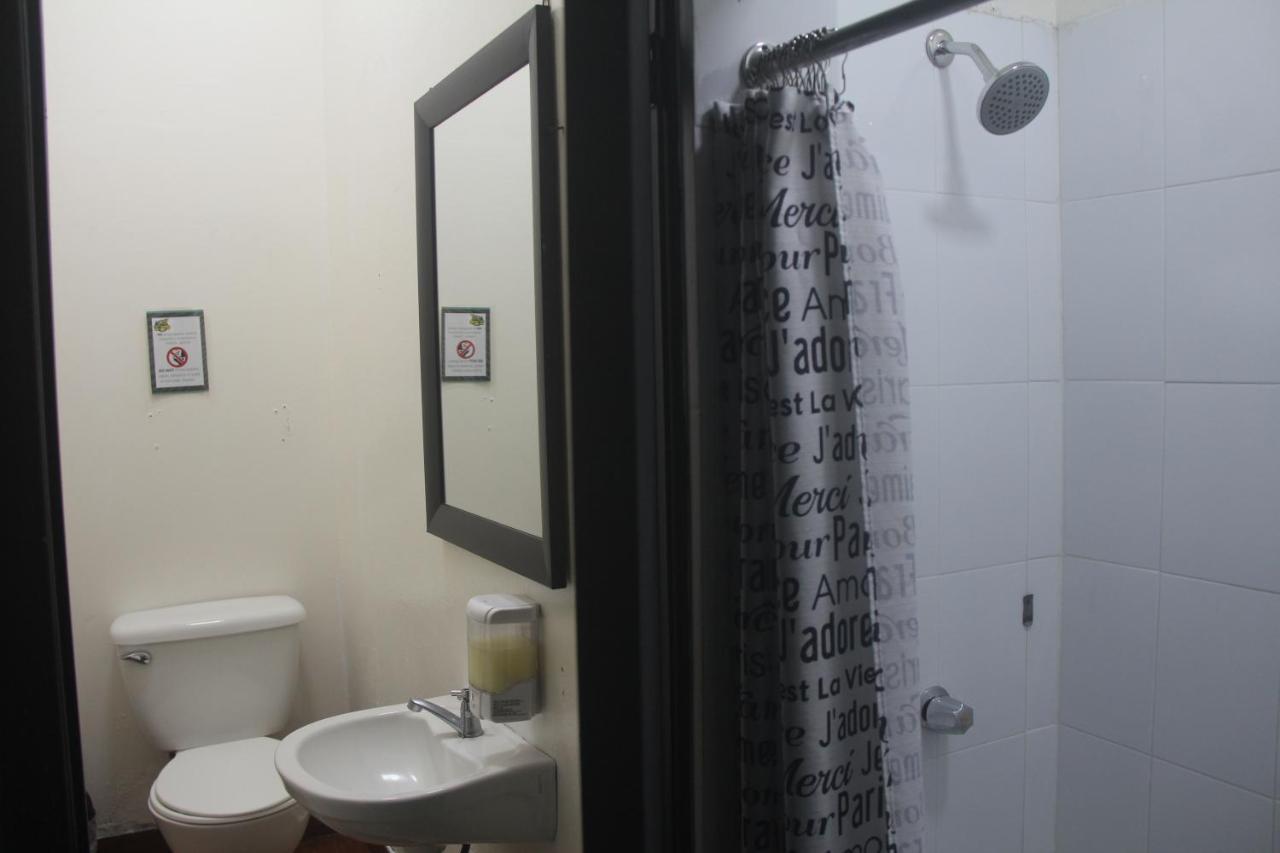 Eden'S Garden Hostel Panama City Ngoại thất bức ảnh