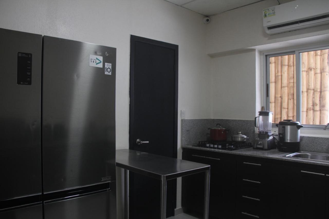 Eden'S Garden Hostel Panama City Ngoại thất bức ảnh