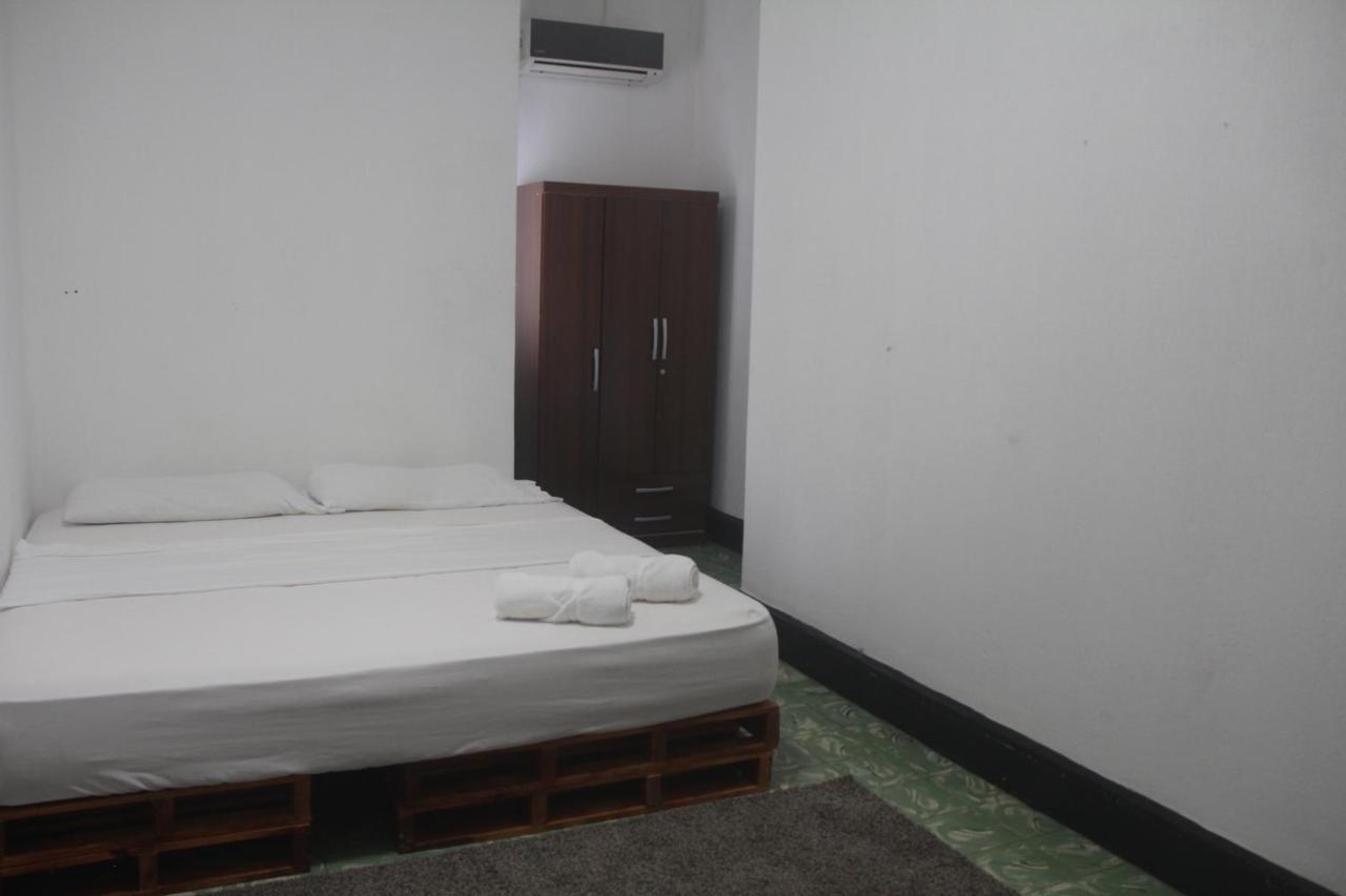 Eden'S Garden Hostel Panama City Ngoại thất bức ảnh