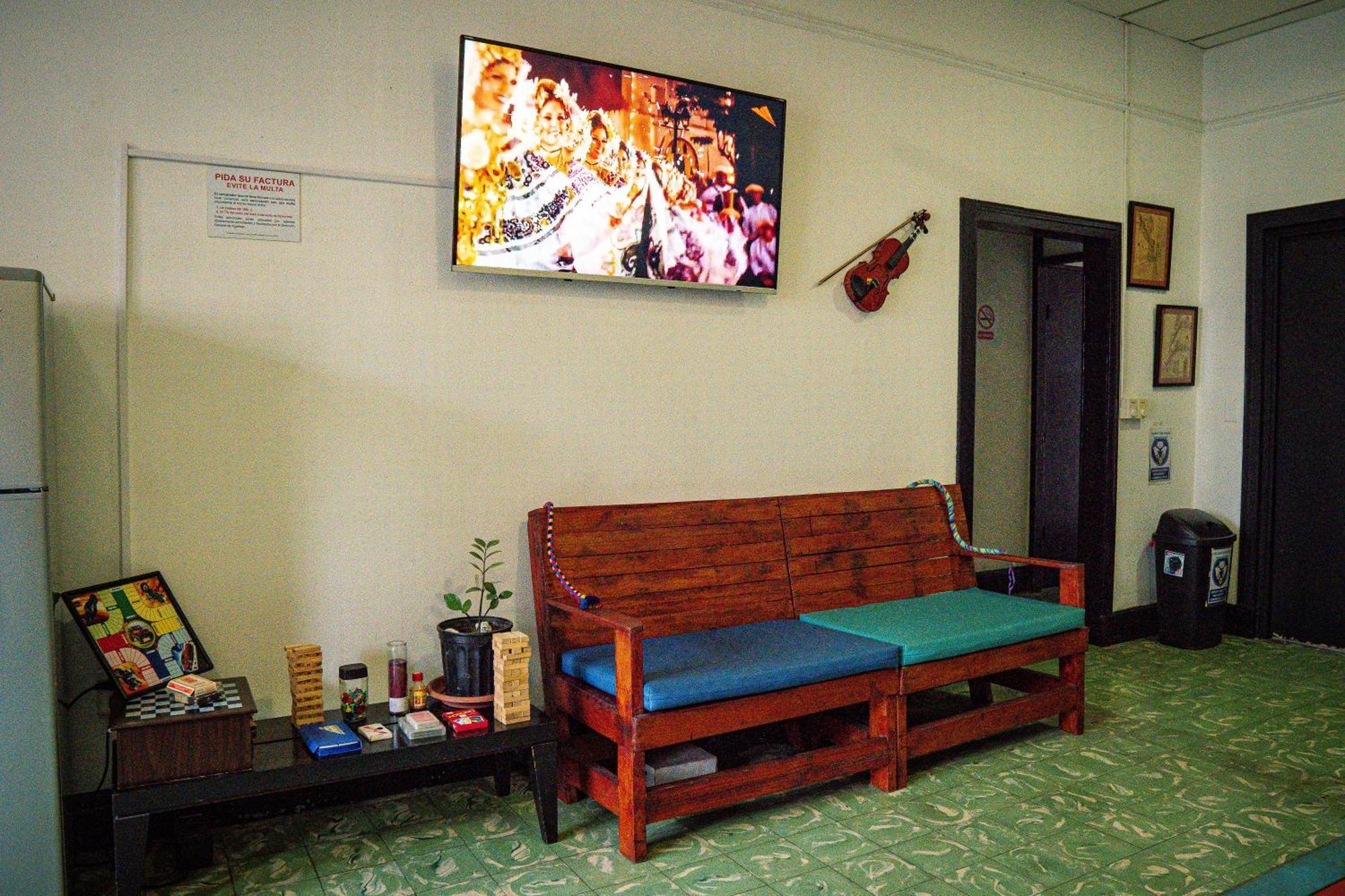 Eden'S Garden Hostel Panama City Ngoại thất bức ảnh