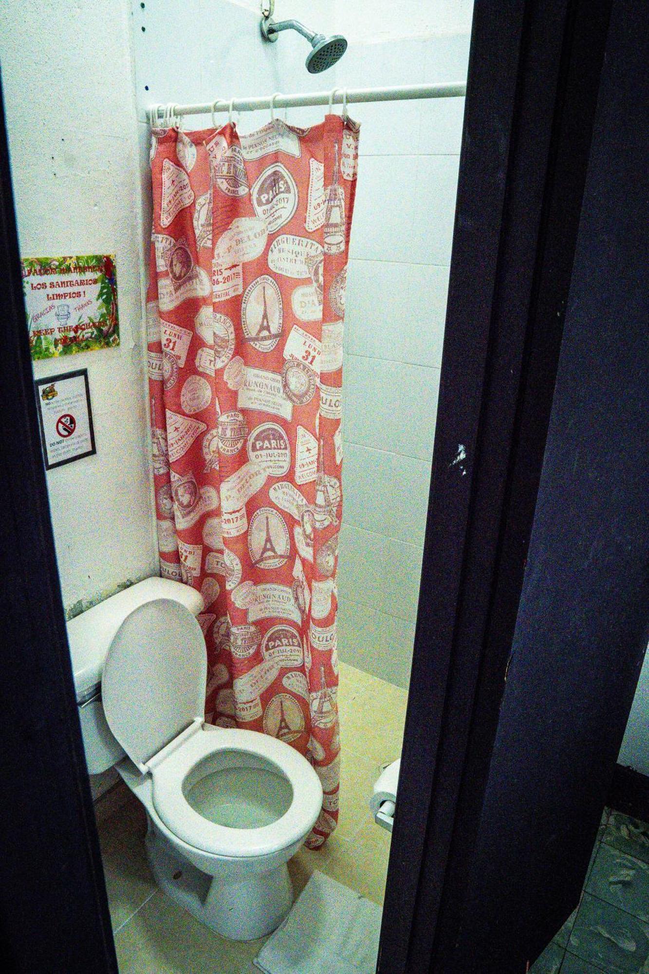 Eden'S Garden Hostel Panama City Ngoại thất bức ảnh